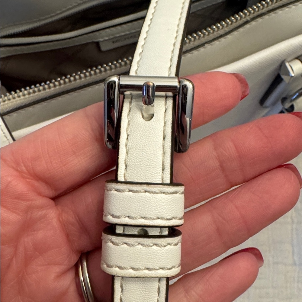 EUC! MICHAEL KORS Marilyn Medium Saffiano Leather Satchel - Picture 13 of 16